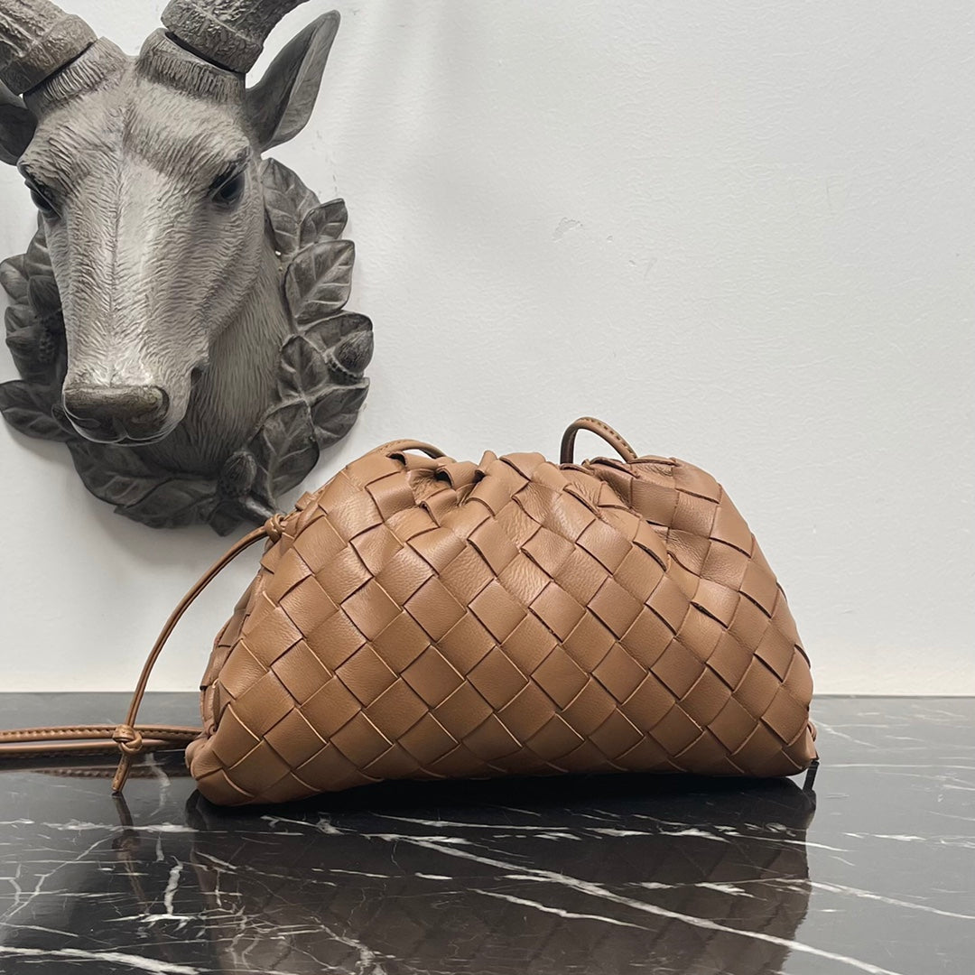 حقيبة Mini Pouch منBottega Veneta