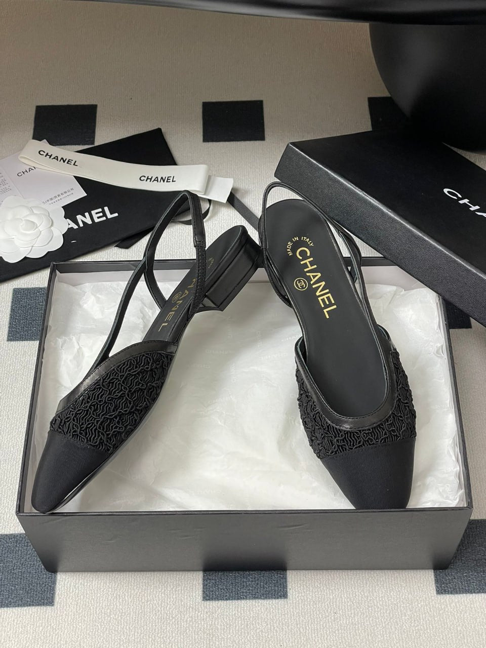 حذاء من تصميم CHANEL موديل 2025 