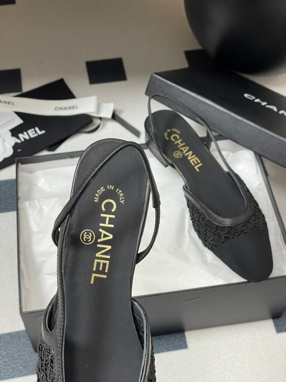 حذاء من تصميم CHANEL موديل 2025 