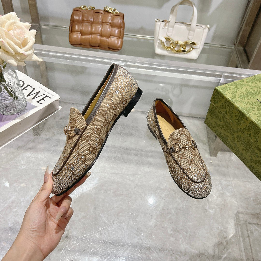 حذاء لوفرز من تصميم  GUCCI JORDAAN