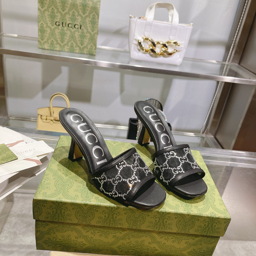 حذاء بكعب عالي من تصميم GUCCI