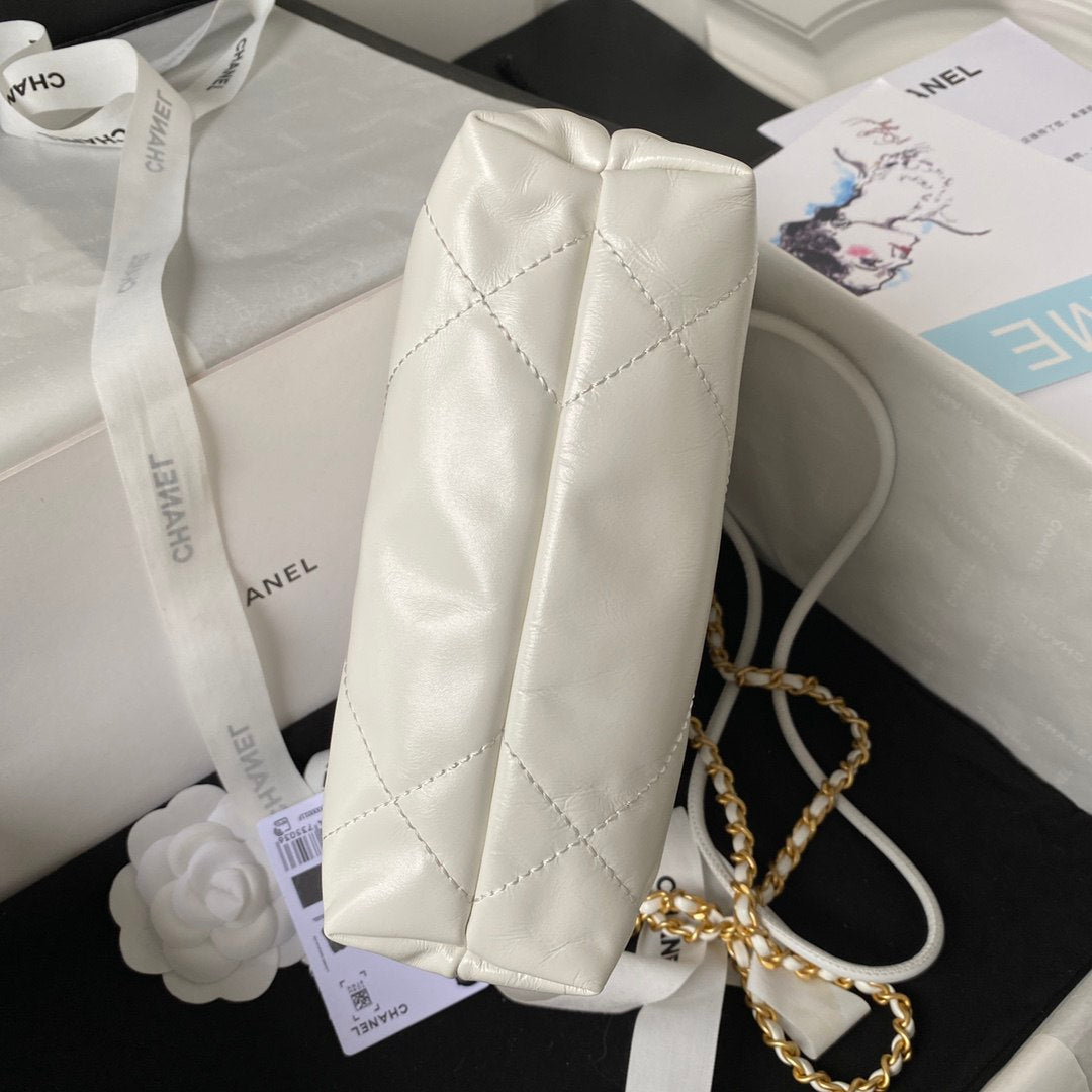 حقيبة من تصميم 22 CHANEL 