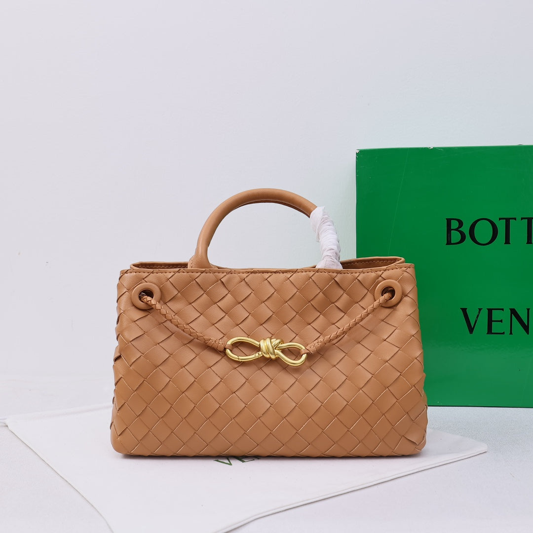 حقيبة Andiamo من Bottega Veneta