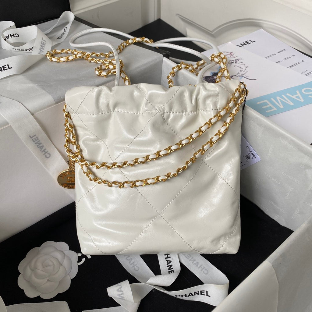 حقيبة من تصميم 22 CHANEL 