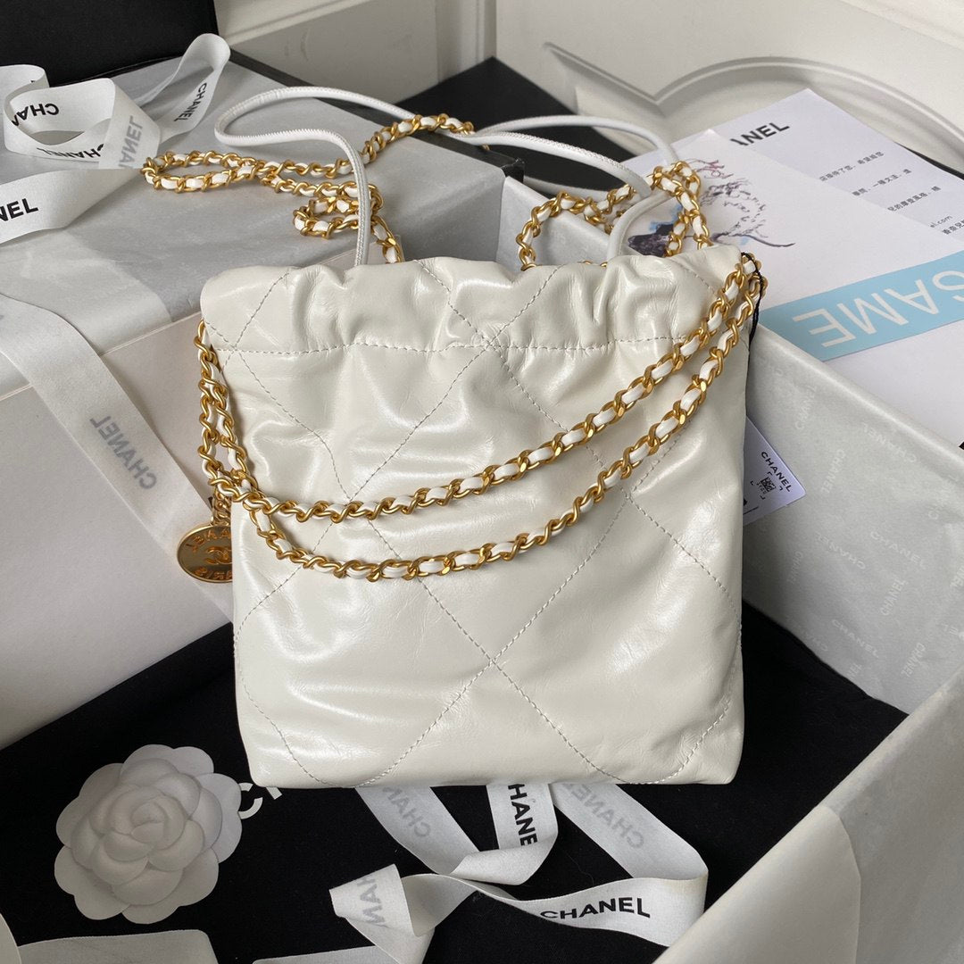 حقيبة من تصميم 22 CHANEL 