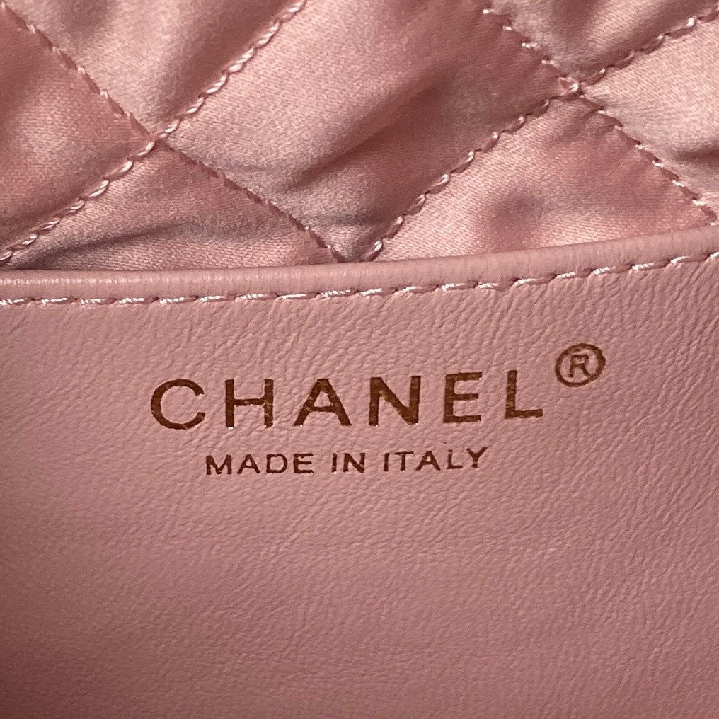 حقيبة من تصميم 22 CHANEL 
