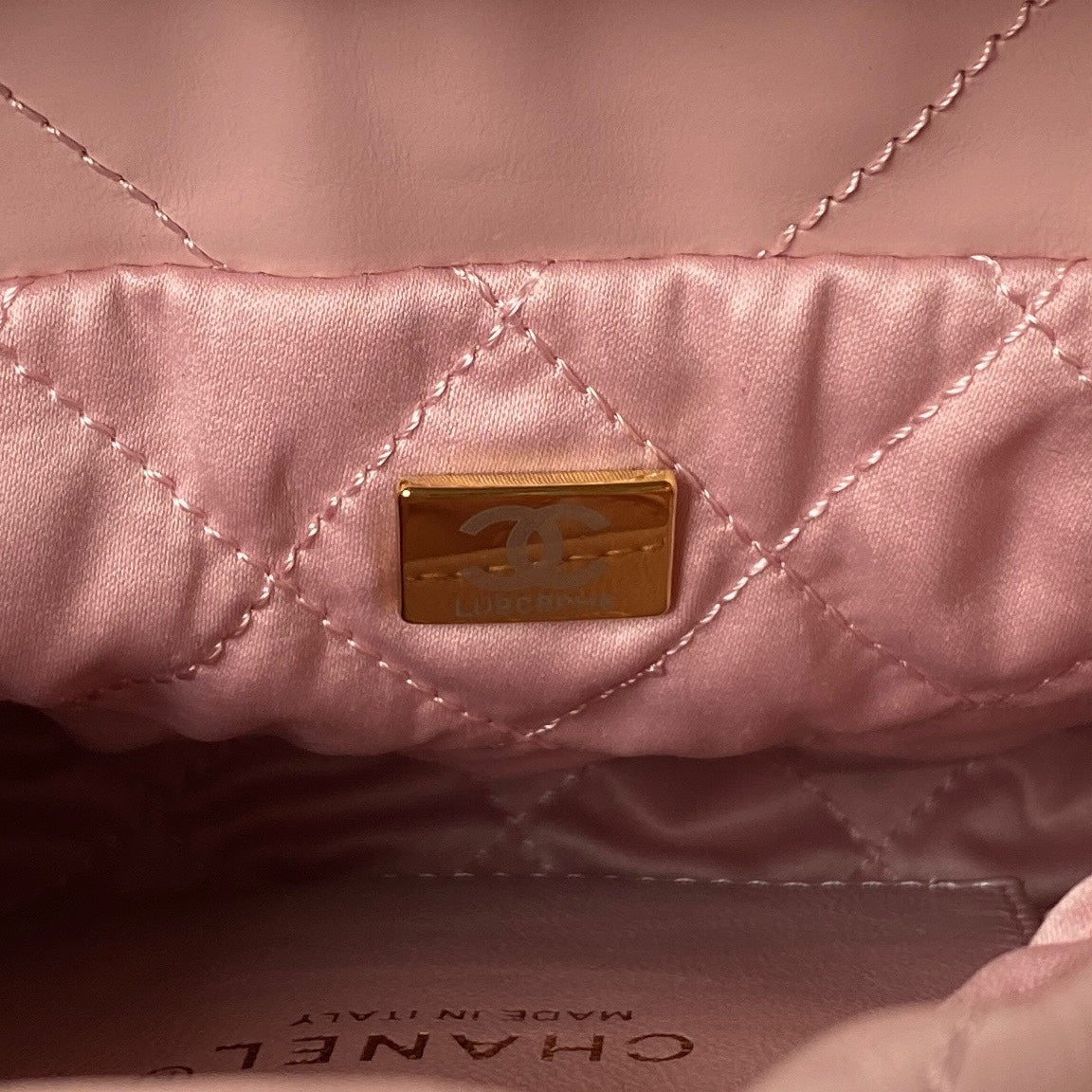 حقيبة من تصميم 22 CHANEL 
