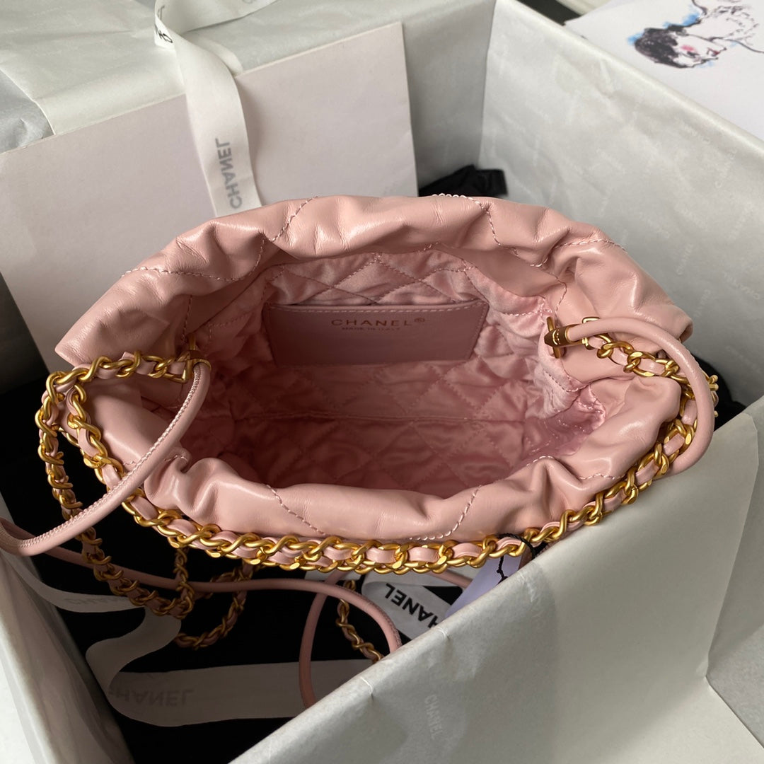 حقيبة من تصميم 22 CHANEL 