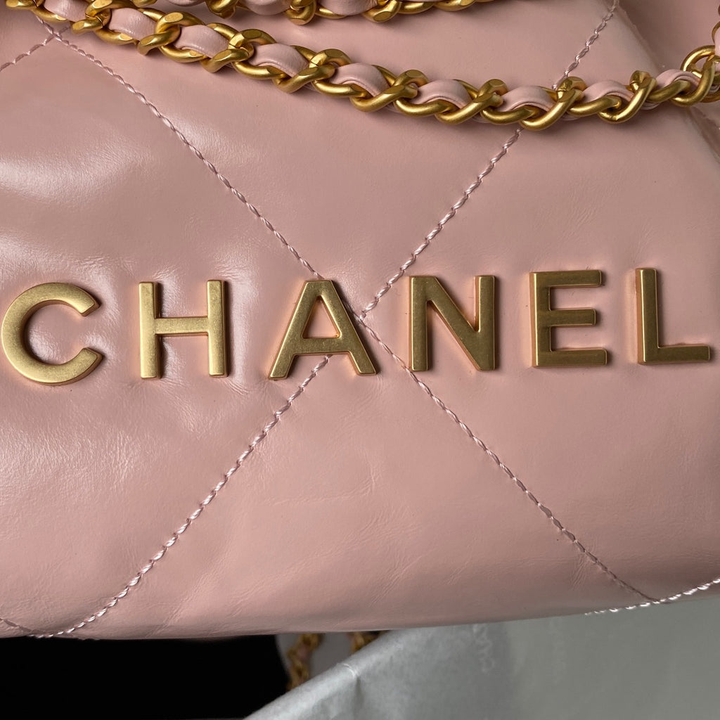 حقيبة من تصميم 22 CHANEL 