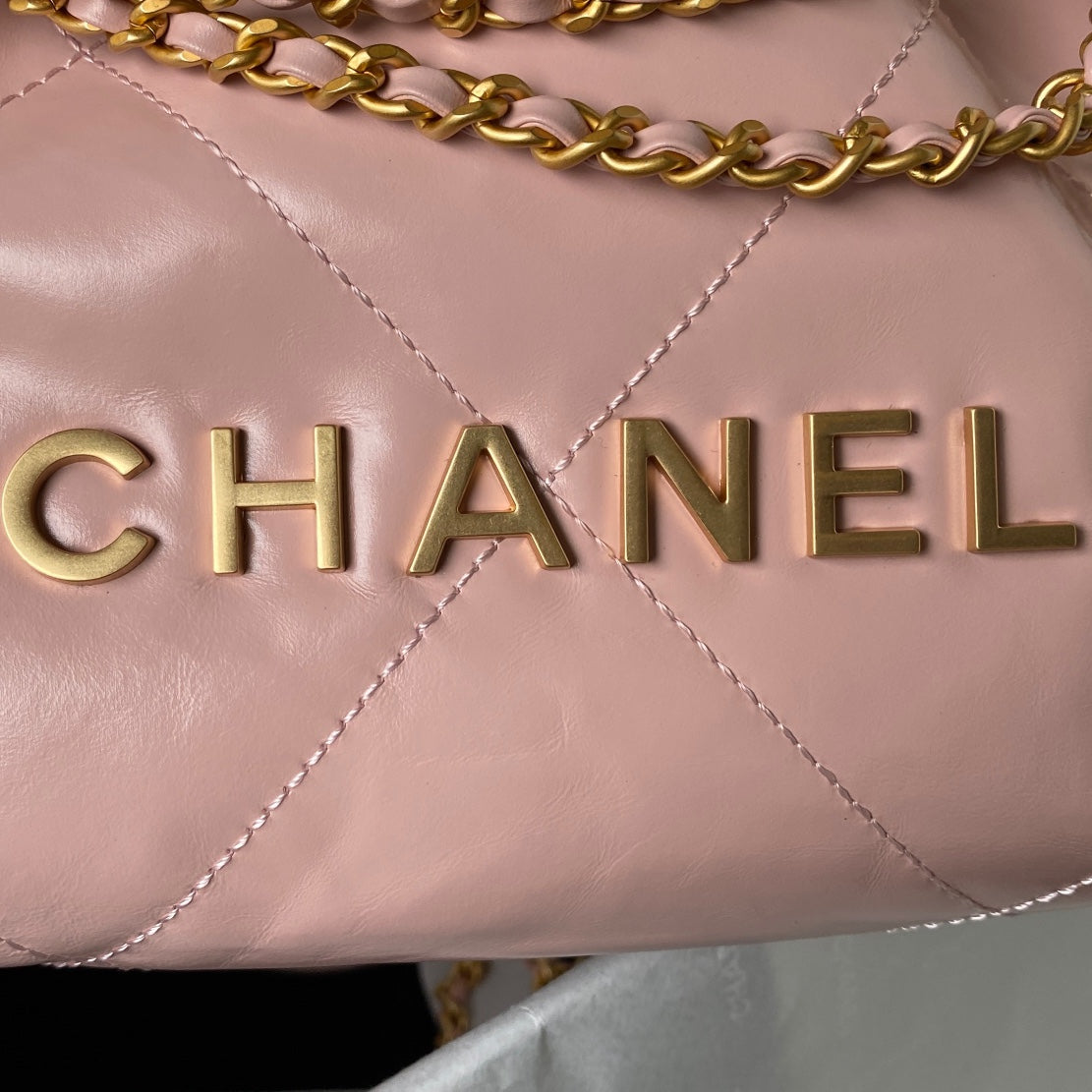 حقيبة من تصميم 22 CHANEL 