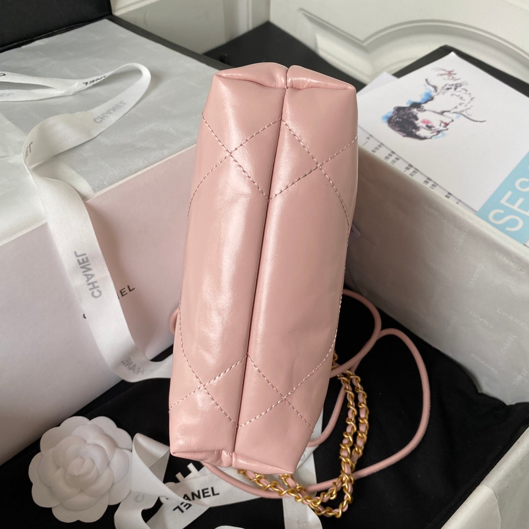 حقيبة من تصميم 22 CHANEL 