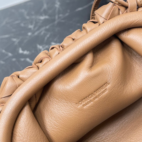 حقيبة Mini Pouch منBottega Veneta