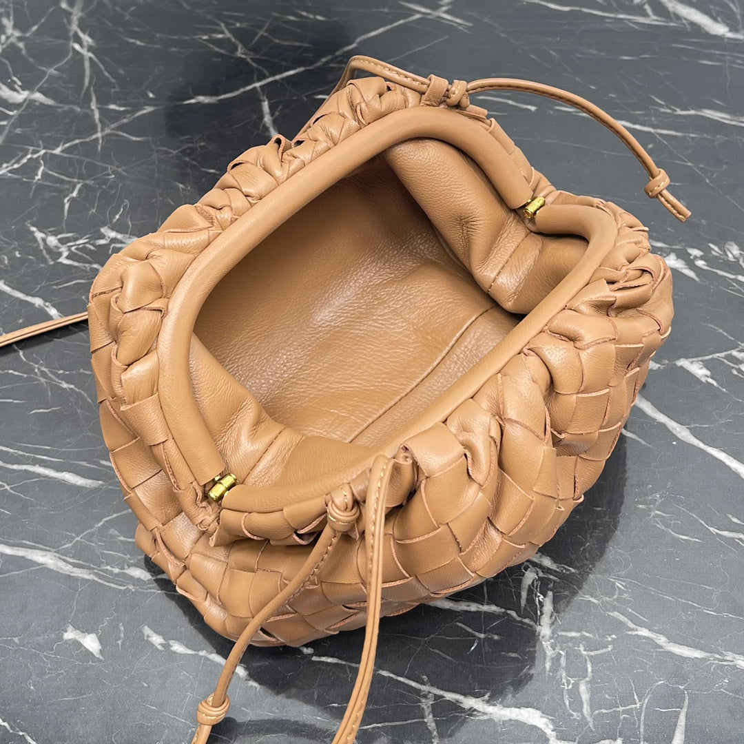 حقيبة Mini Pouch منBottega Veneta