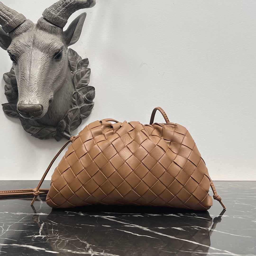 حقيبة Mini Pouch منBottega Veneta