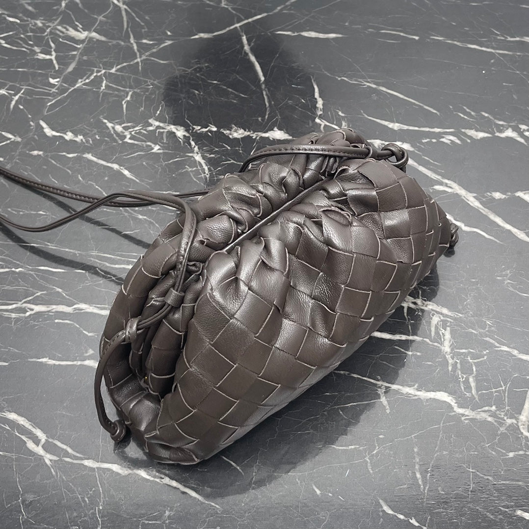 حقيبة Mini Pouch منBottega Veneta
