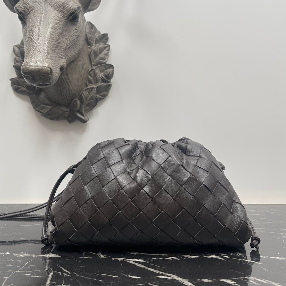 حقيبة Mini Pouch منBottega Veneta