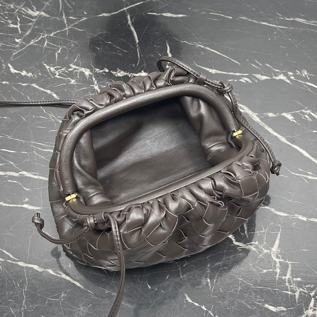 حقيبة Mini Pouch منBottega Veneta
