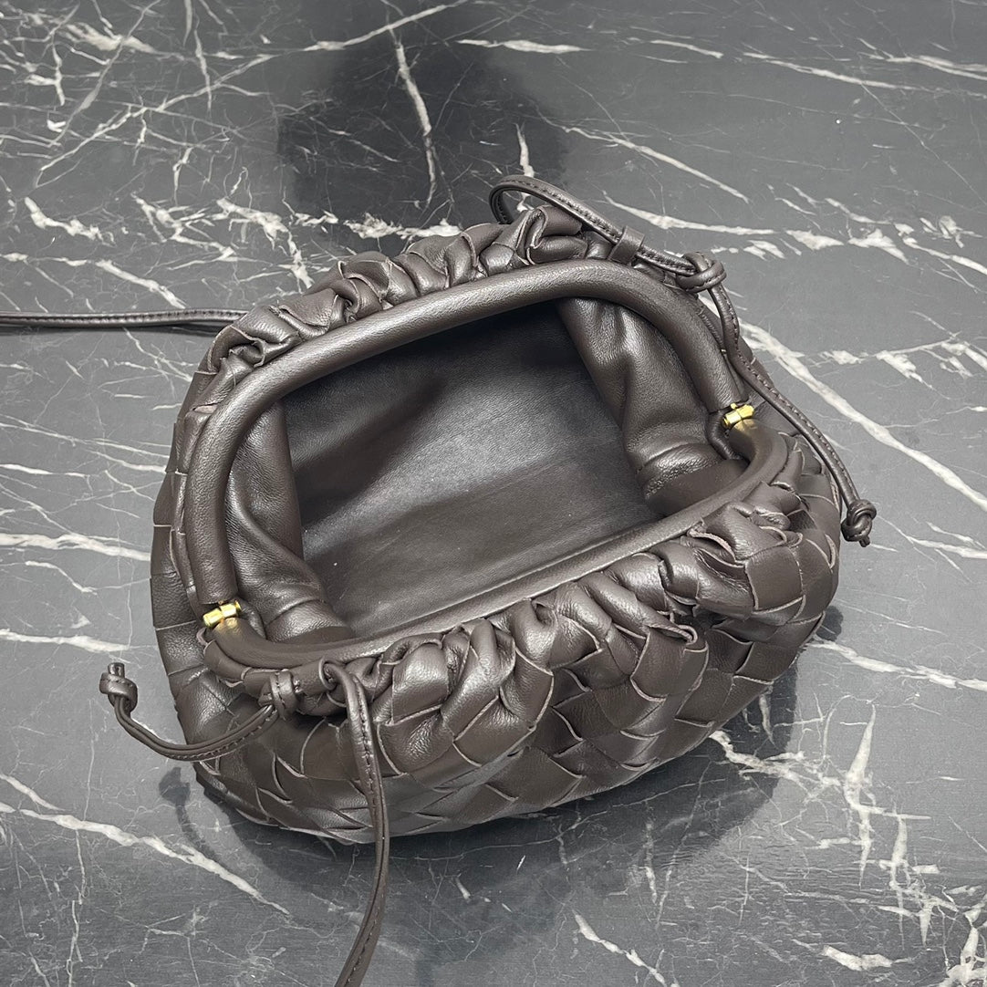 حقيبة Mini Pouch منBottega Veneta