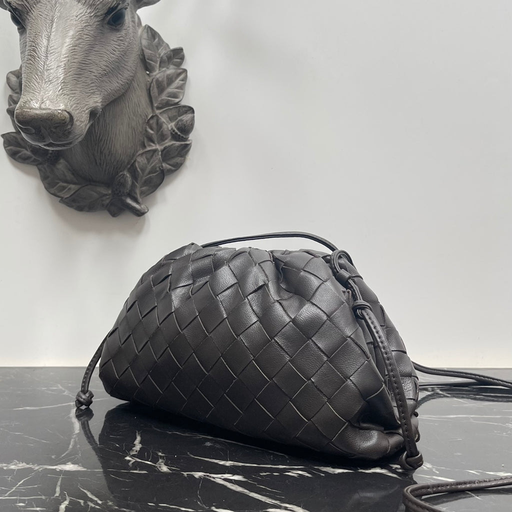 حقيبة Mini Pouch منBottega Veneta