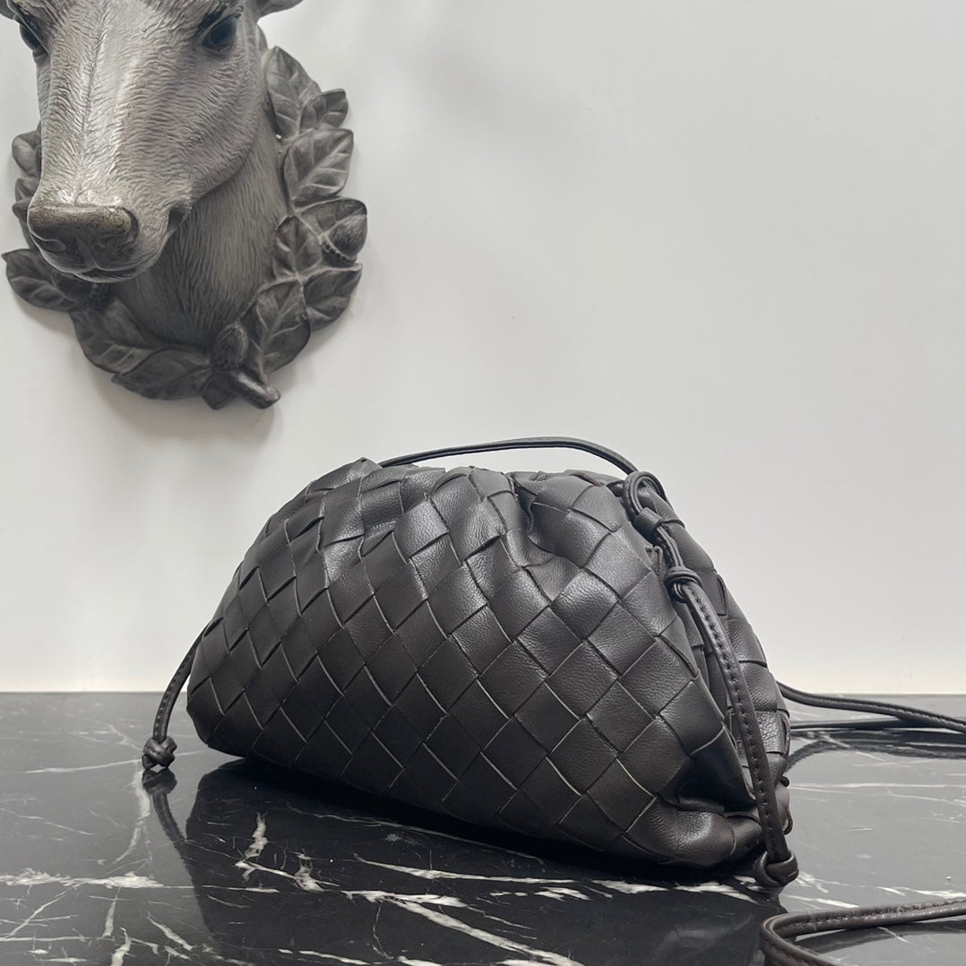 حقيبة Mini Pouch منBottega Veneta